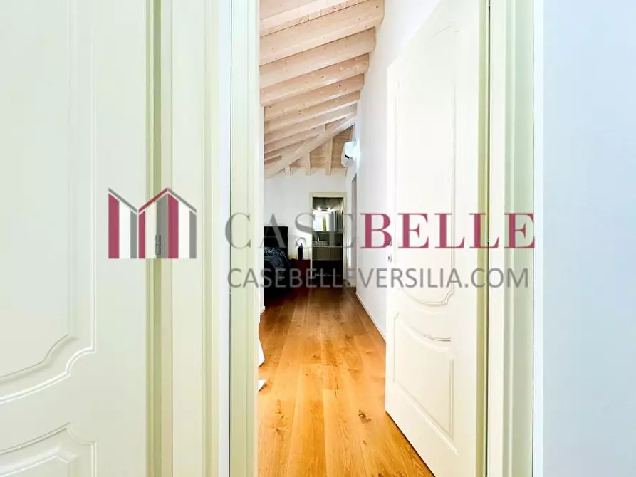 Immagine 45 di Casa semindipendente in affitto  a Camaiore