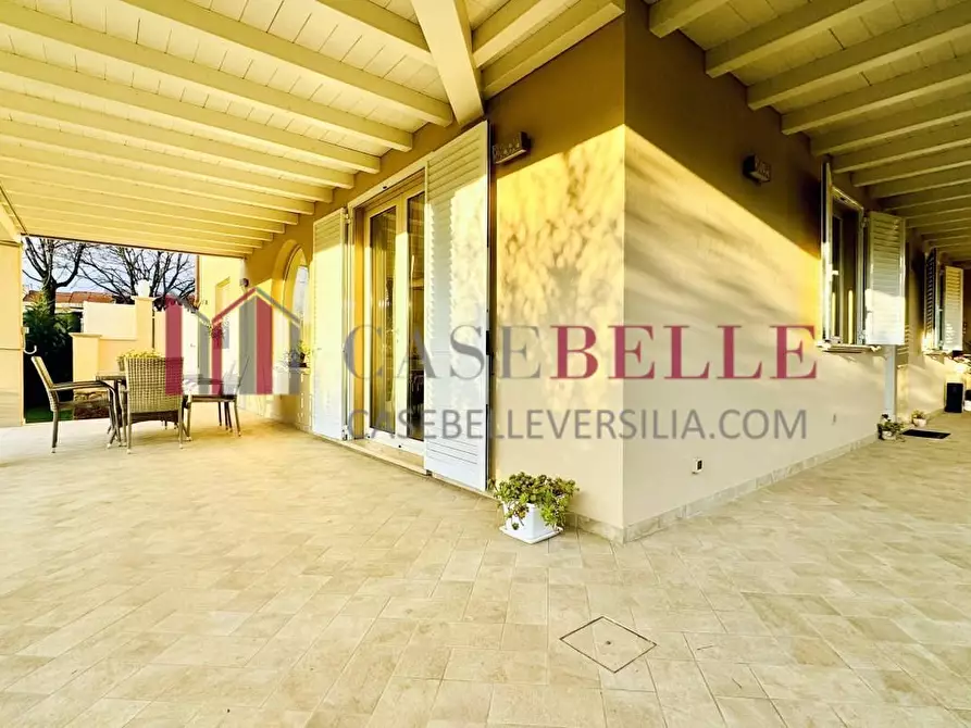 Immagine 1 di Casa semindipendente in affitto  a Camaiore