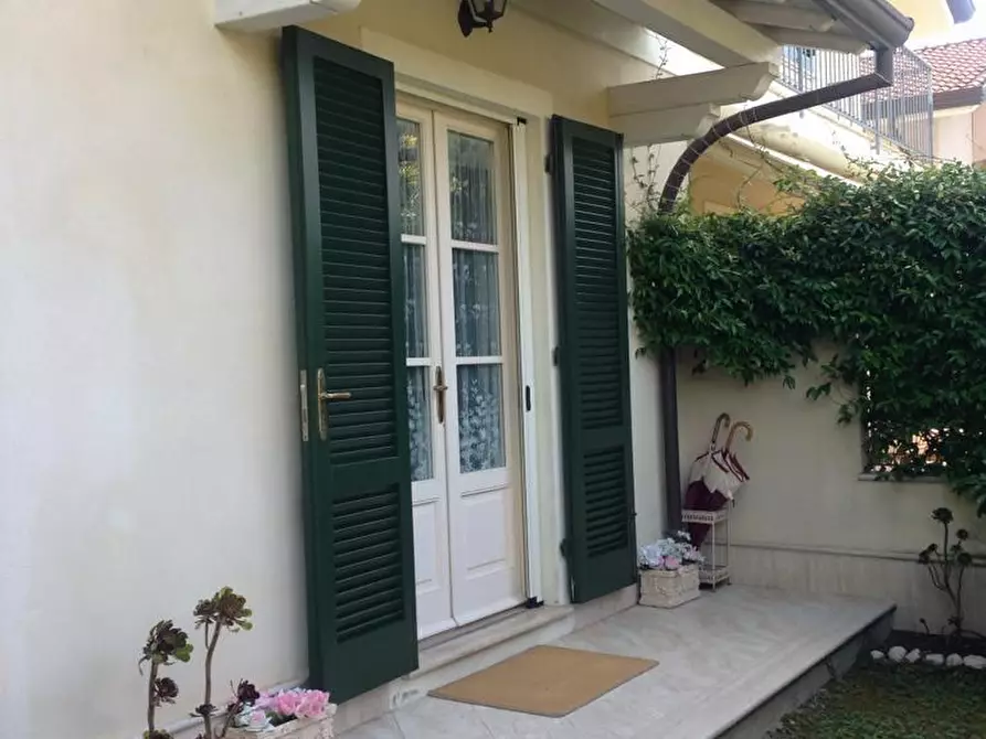 Immagine 12 di Villa in affitto  a Forte Dei Marmi