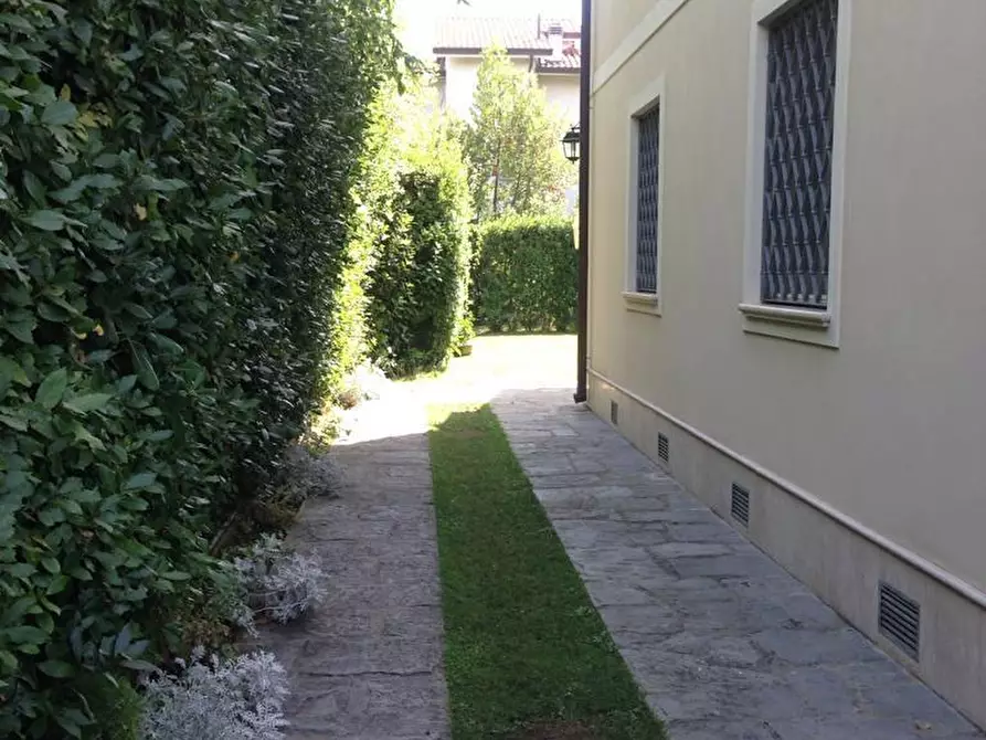 Immagine 13 di Villa in affitto  a Forte Dei Marmi