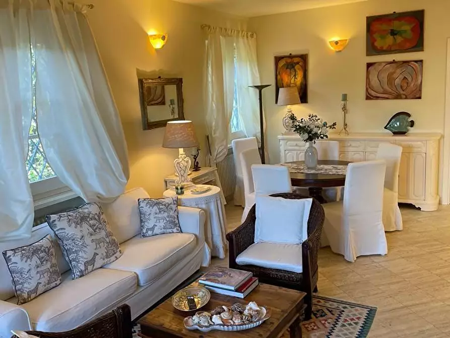 Immagine 26 di Villa in affitto  a Forte Dei Marmi