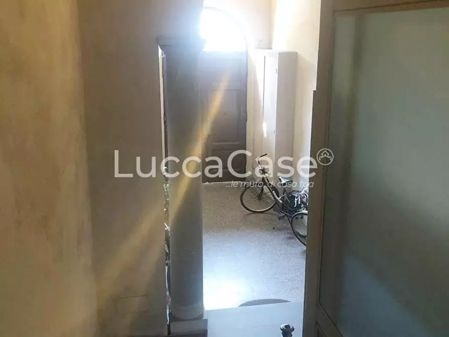 Immagine 23 di Ufficio in affitto  a Lucca