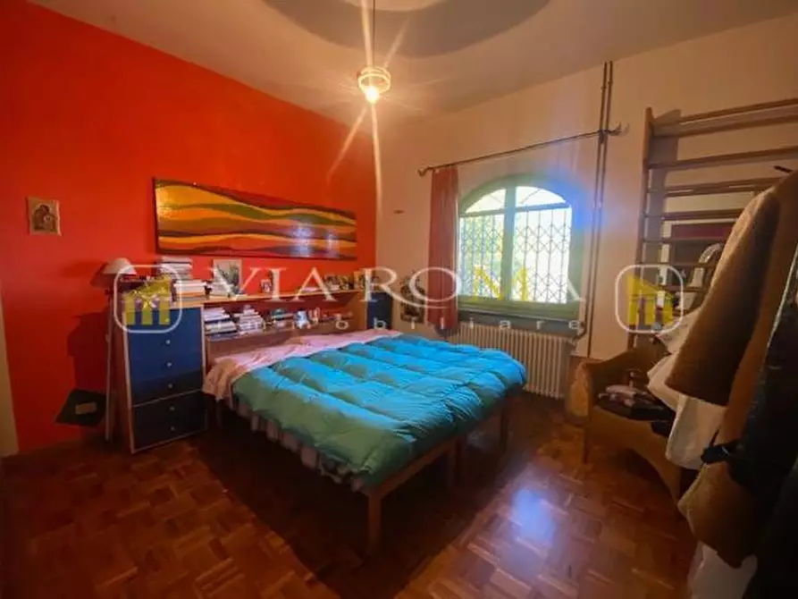 Immagine 38 di Villa in vendita  a Lucca