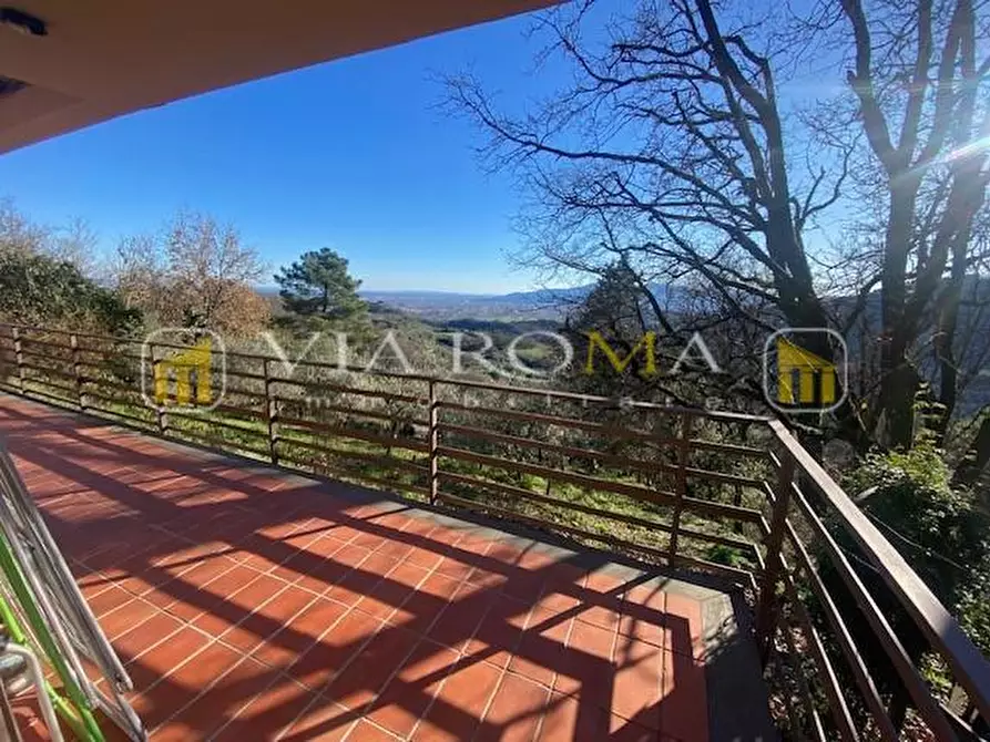 Immagine 12 di Villa in vendita  a Lucca