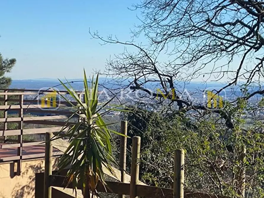 Immagine 46 di Villa in vendita  a Lucca