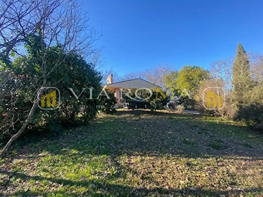 Immagine 7 di Villa in vendita  a Lucca