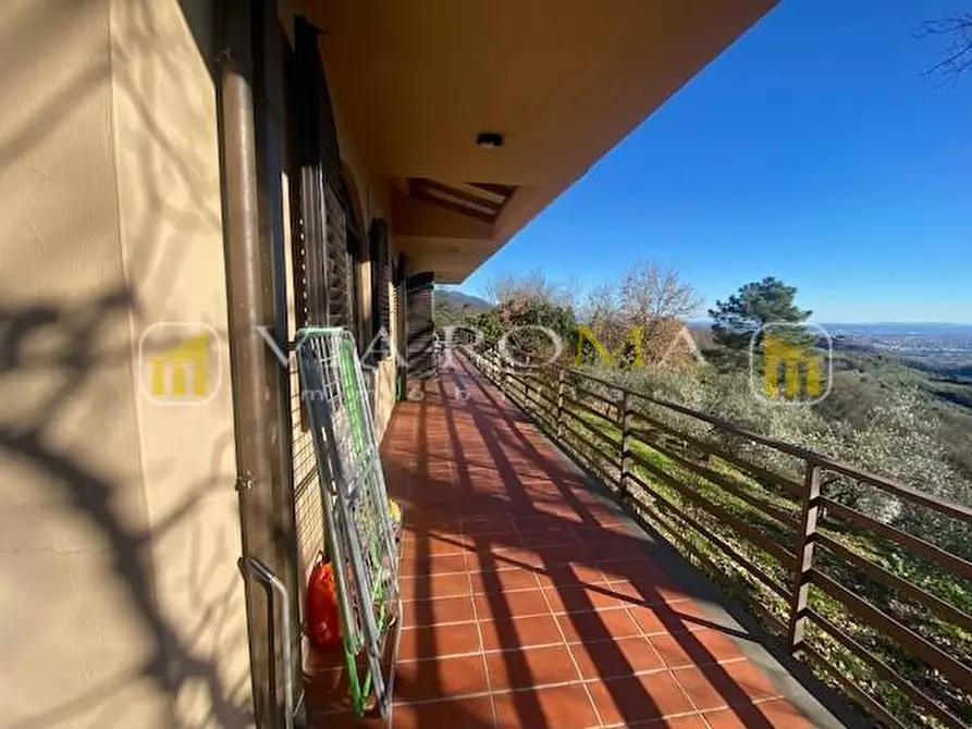 Immagine 13 di Villa in vendita  a Lucca