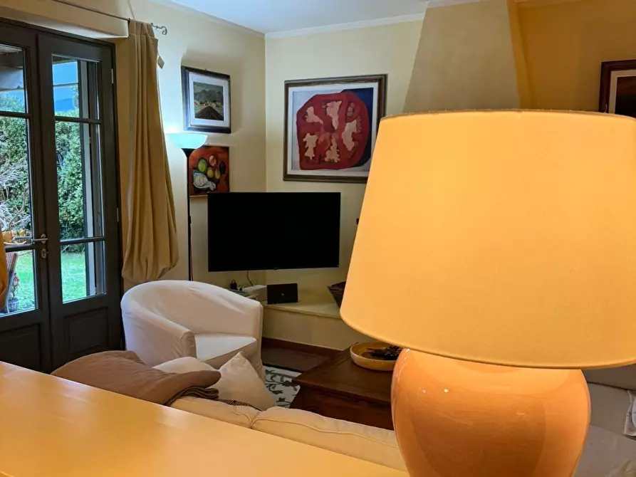 Immagine 1 di Casa indipendente in affitto  a Forte Dei Marmi