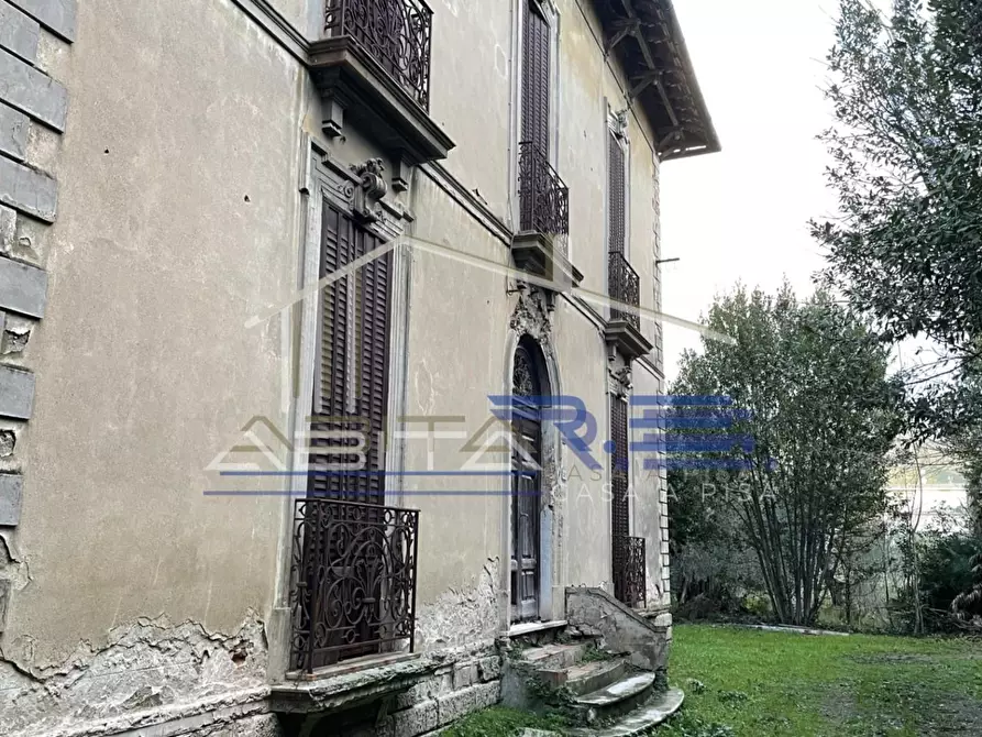 Immagine 12 di Villa in vendita  a Cascina
