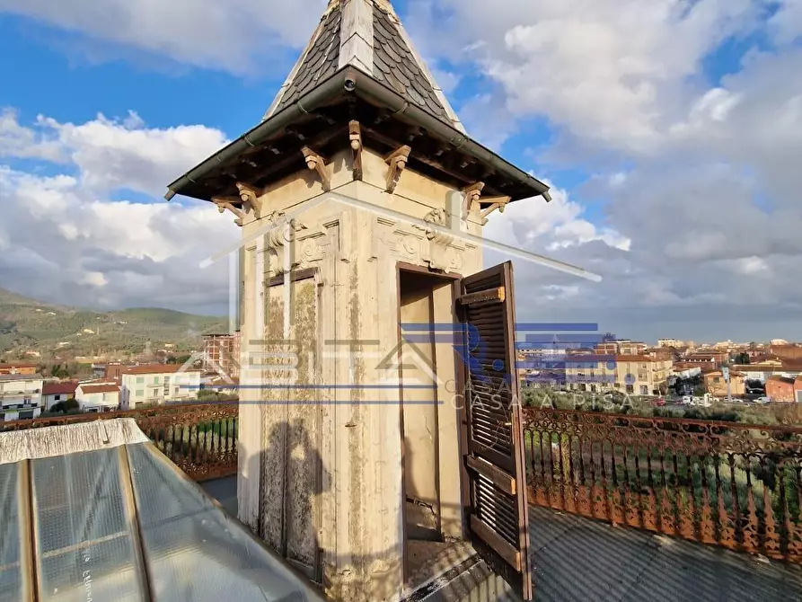 Immagine 15 di Villa in vendita  a Cascina