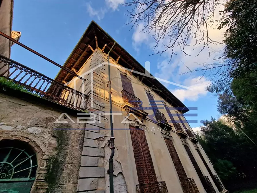 Immagine 14 di Villa in vendita  a Cascina