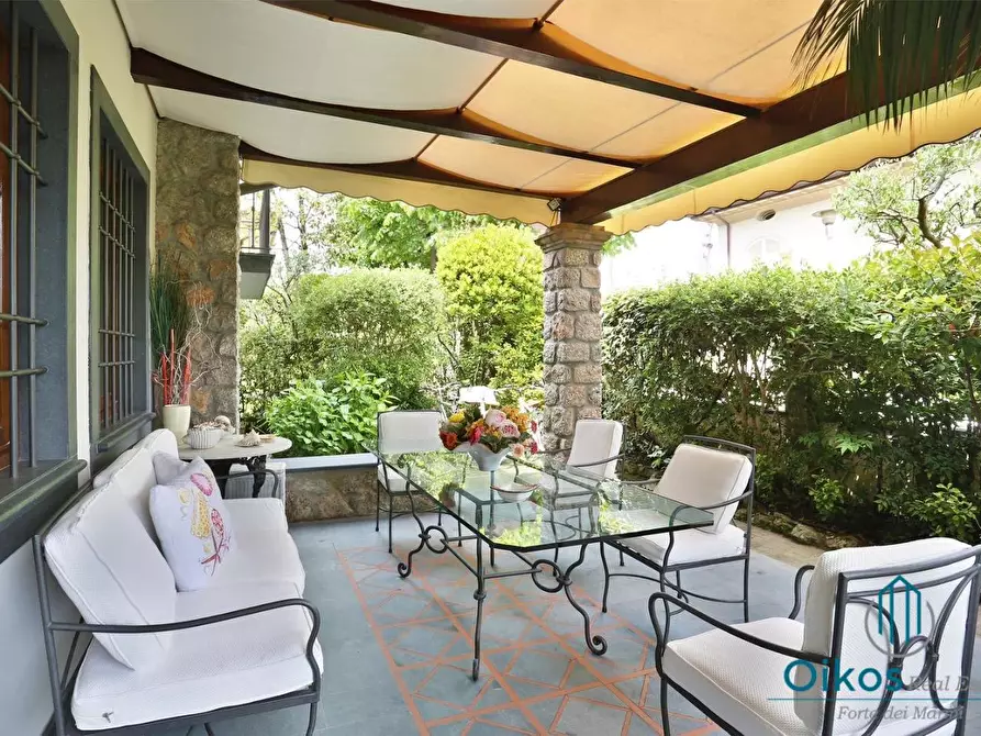 Immagine 3 di Villa in affitto  a Forte Dei Marmi