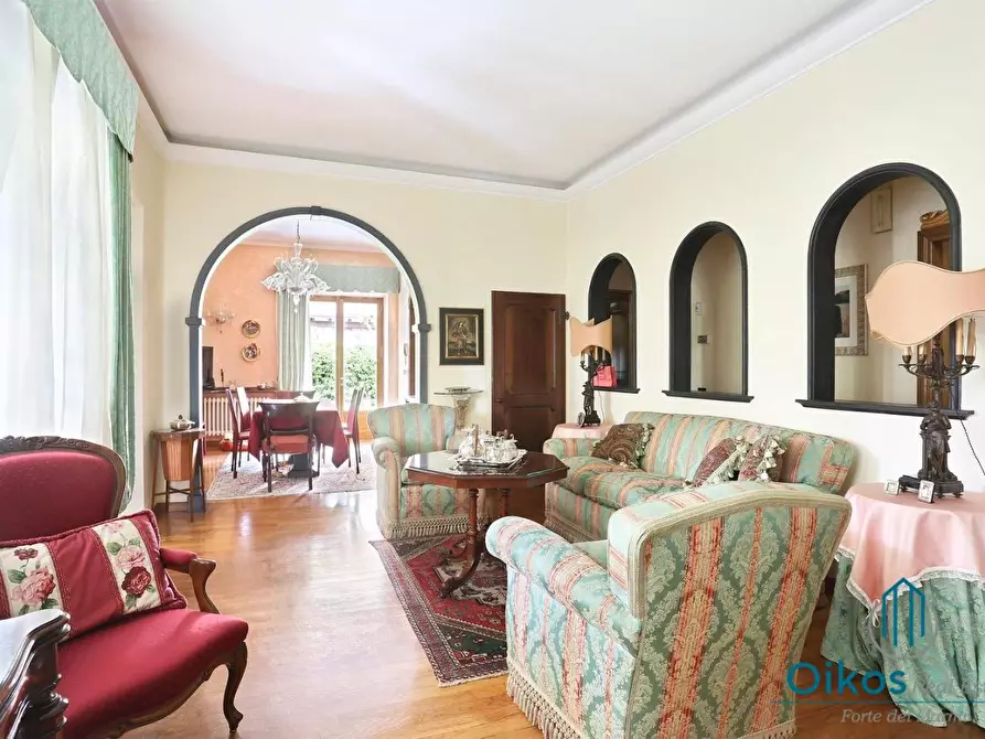 Immagine 12 di Villa in affitto  a Forte Dei Marmi