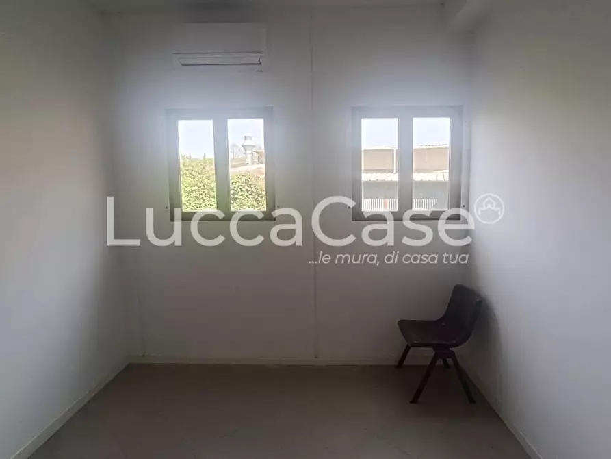 Immagine 8 di Capannone industriale in affitto  a Capannori