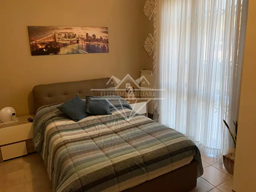 Immagine 11 di Villetta a schiera in vendita  a Carrara