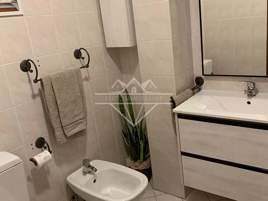 Immagine 18 di Villetta a schiera in vendita  a Carrara