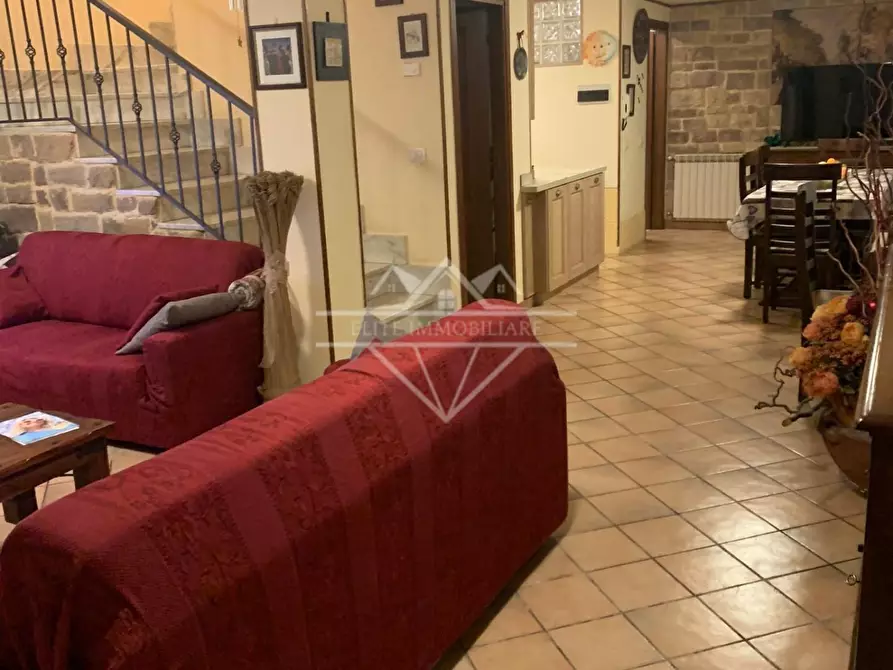 Immagine 6 di Villetta a schiera in vendita  a Carrara