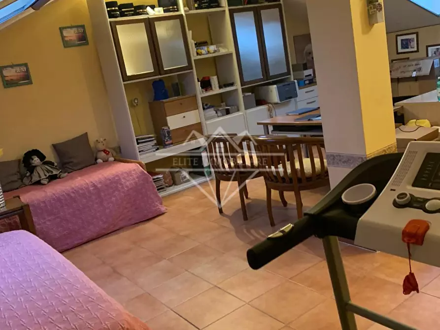 Immagine 15 di Villetta a schiera in vendita  a Carrara