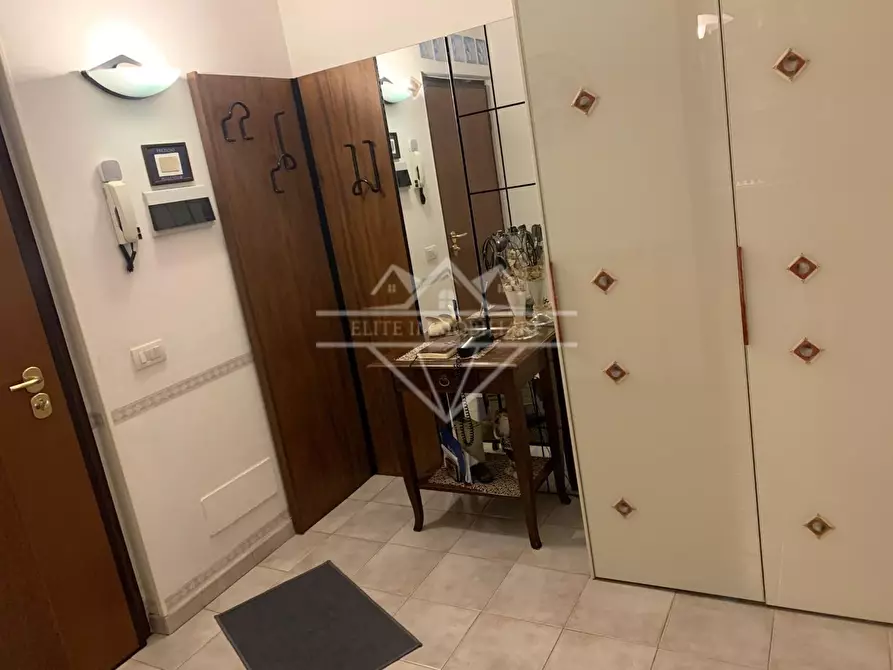 Immagine 9 di Villetta a schiera in vendita  a Carrara