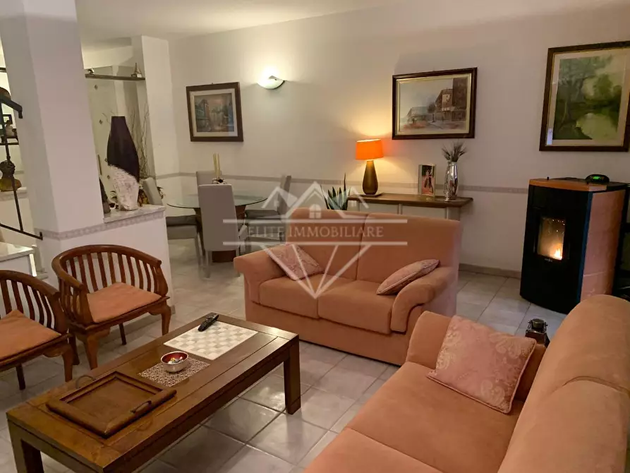 Immagine 4 di Villetta a schiera in vendita  a Carrara