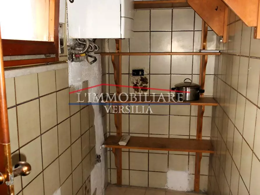 Immagine 11 di Appartamento in vendita  a Massa