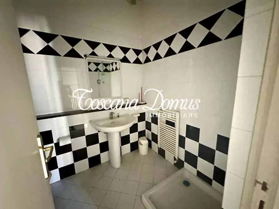 Immagine 21 di Appartamento in vendita  a Siena