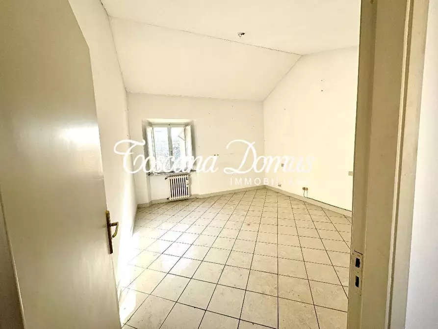 Immagine 13 di Appartamento in vendita  a Siena