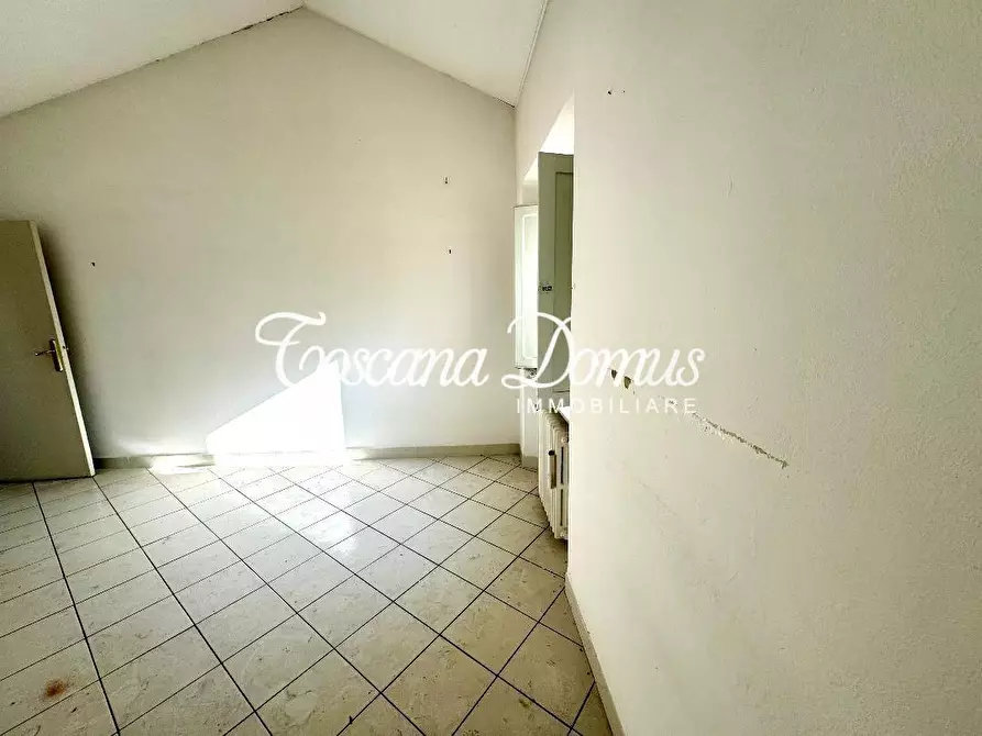 Immagine 17 di Appartamento in vendita  a Siena