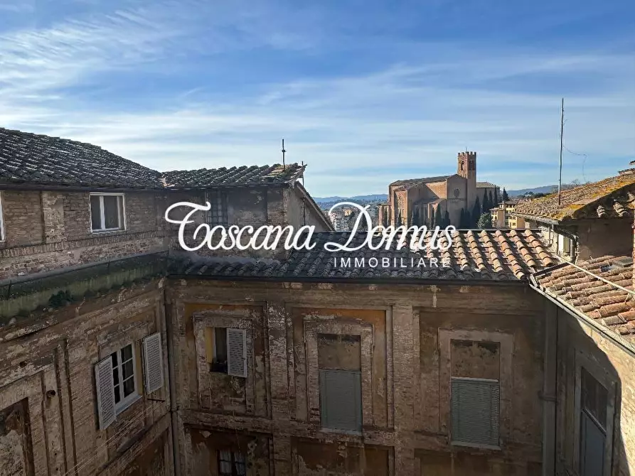 Immagine 23 di Appartamento in vendita  a Siena