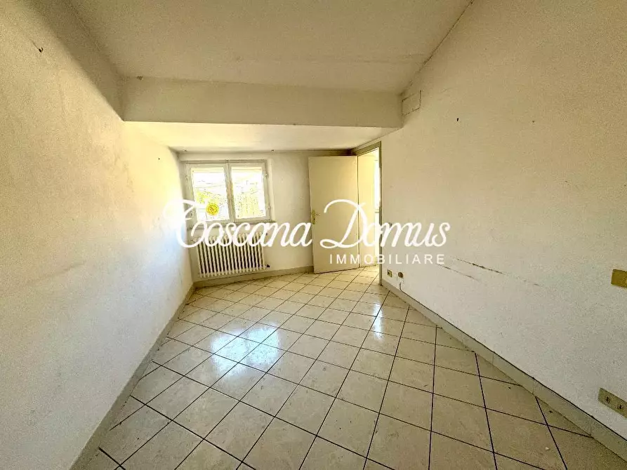 Immagine 9 di Appartamento in vendita  a Siena