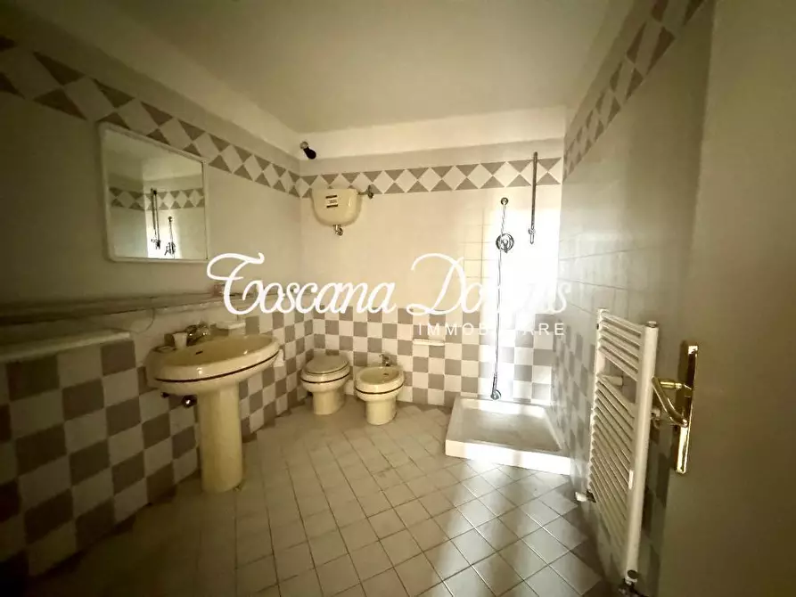 Immagine 20 di Appartamento in vendita  a Siena