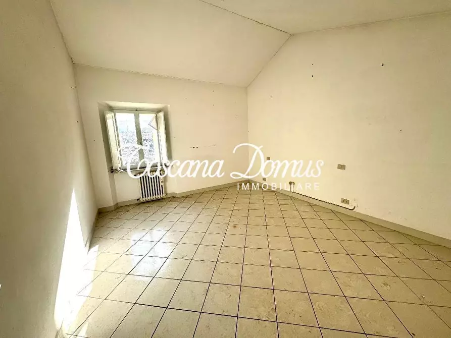 Immagine 10 di Appartamento in vendita  a Siena