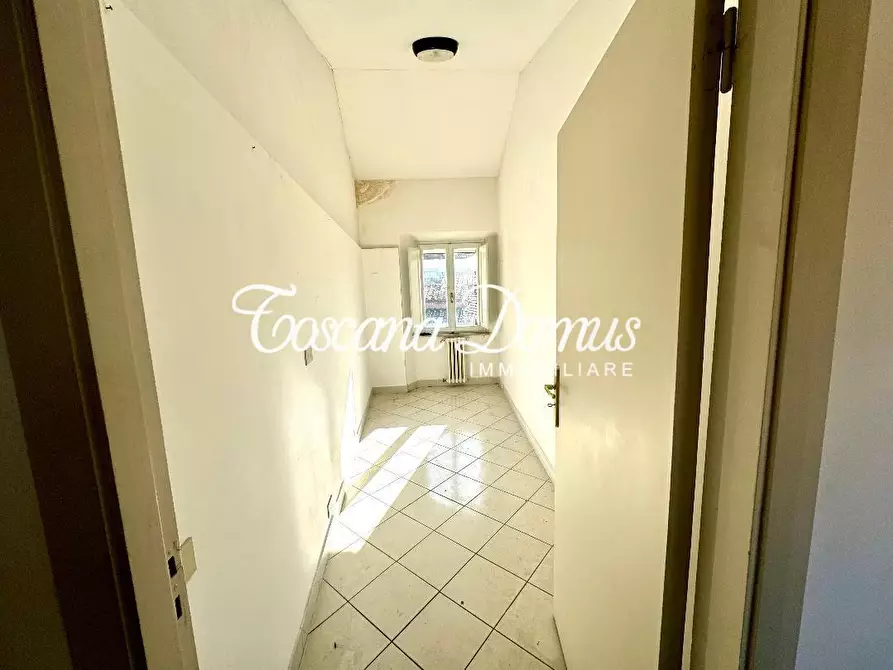 Immagine 12 di Appartamento in vendita  a Siena