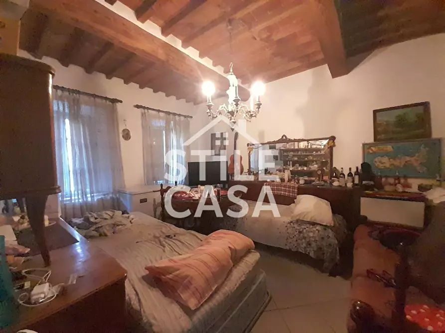 Immagine 17 di Casa colonica in vendita  a Capannori