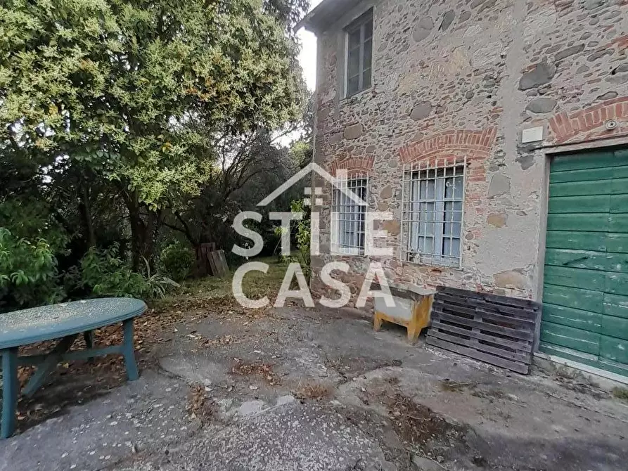 Immagine 47 di Casa colonica in vendita  a Capannori