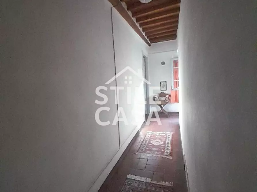 Immagine 8 di Casa colonica in vendita  a Capannori