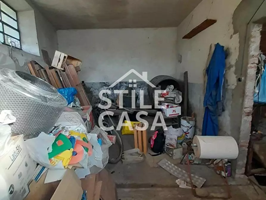 Immagine 35 di Casa colonica in vendita  a Capannori
