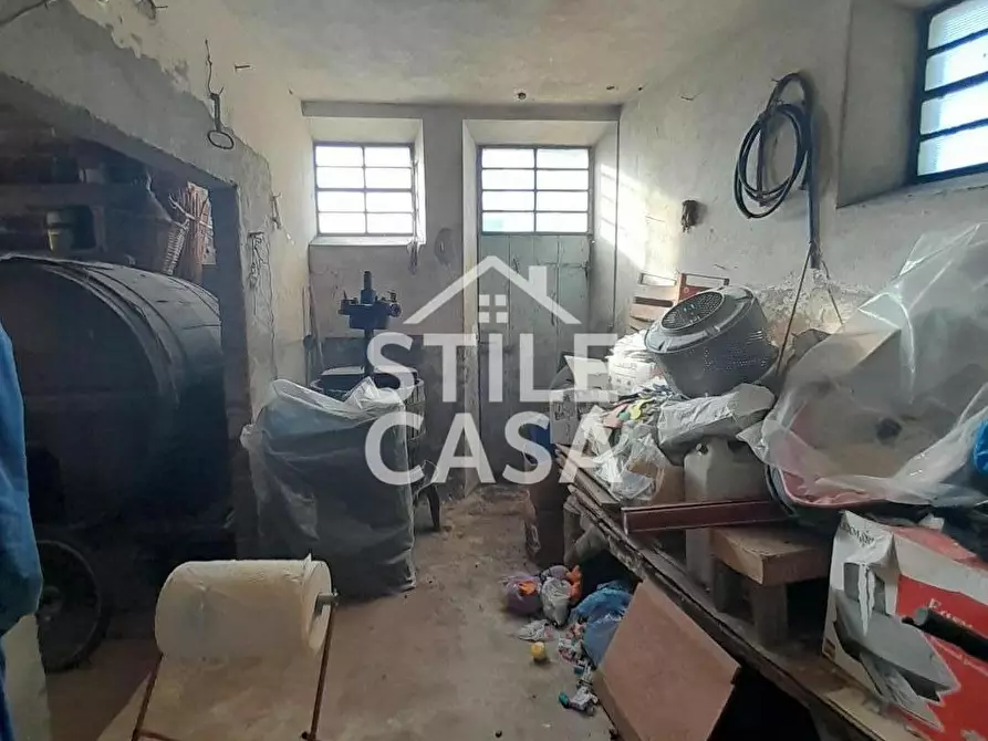 Immagine 34 di Casa colonica in vendita  a Capannori