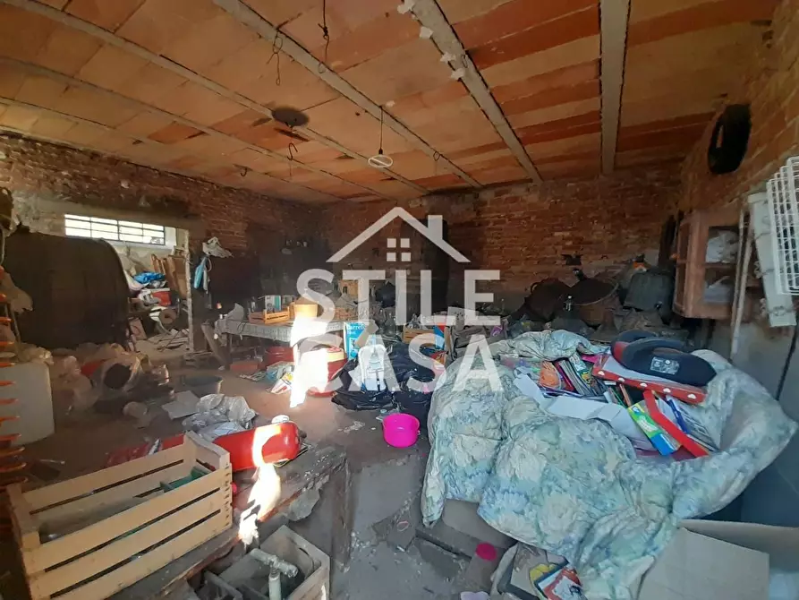 Immagine 38 di Casa colonica in vendita  a Capannori