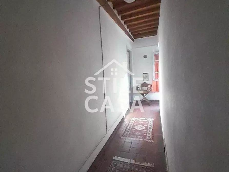 Immagine 9 di Casa colonica in vendita  a Capannori
