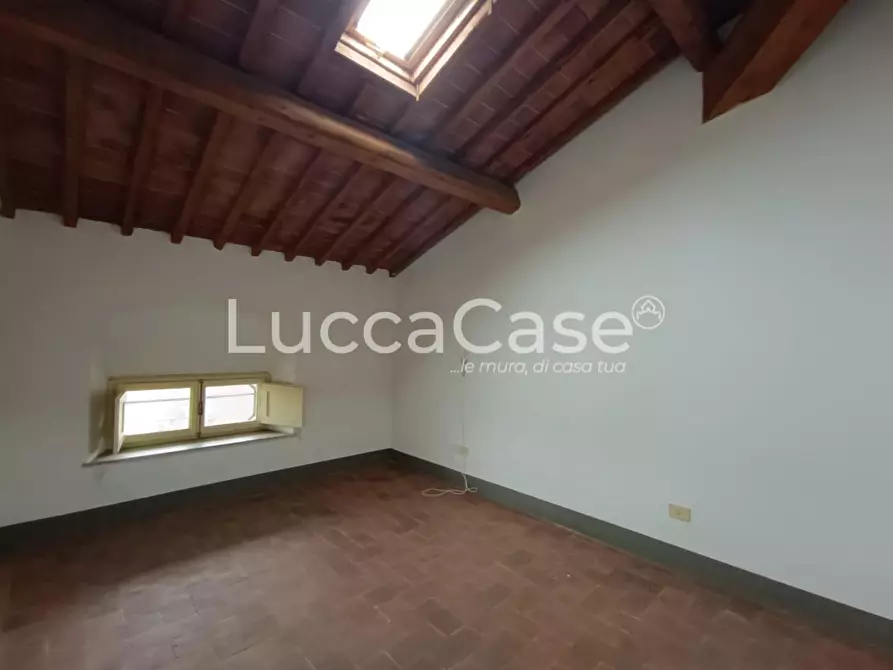 Immagine 7 di Ufficio in vendita  a Lucca