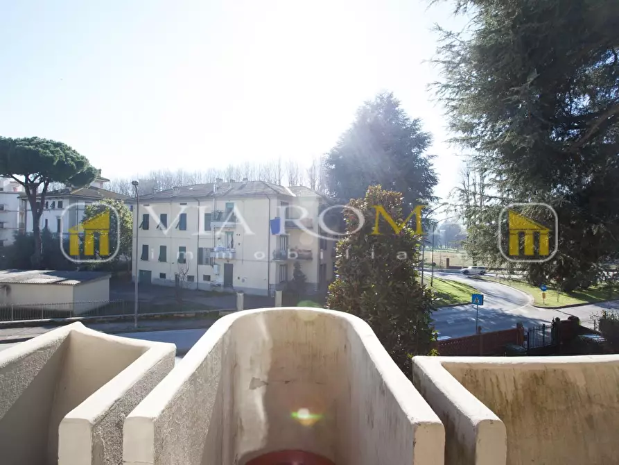 Immagine 24 di Villa in vendita  a Lucca