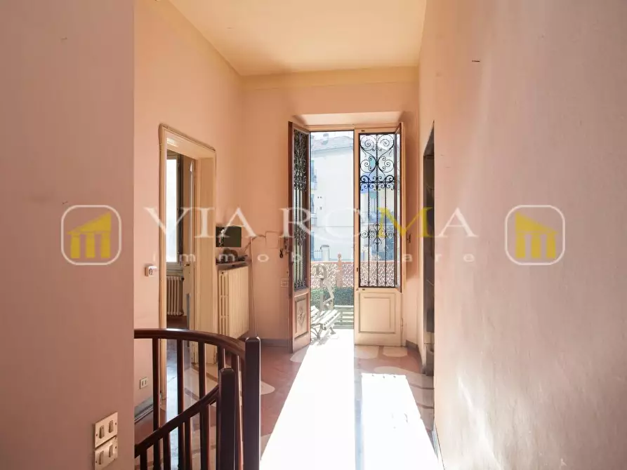 Immagine 11 di Villa in vendita  a Lucca