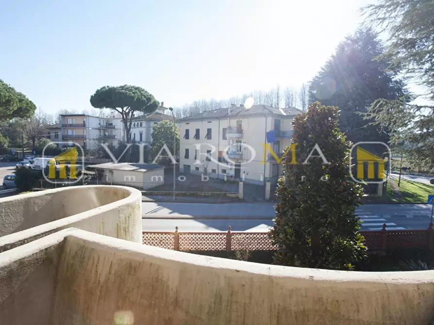 Immagine 26 di Villa in vendita  a Lucca