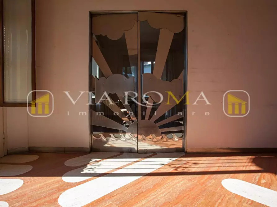 Immagine 16 di Villa in vendita  a Lucca