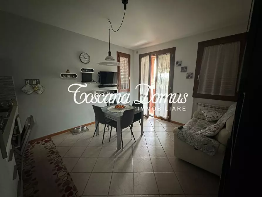 Immagine 2 di Appartamento in vendita  a Siena