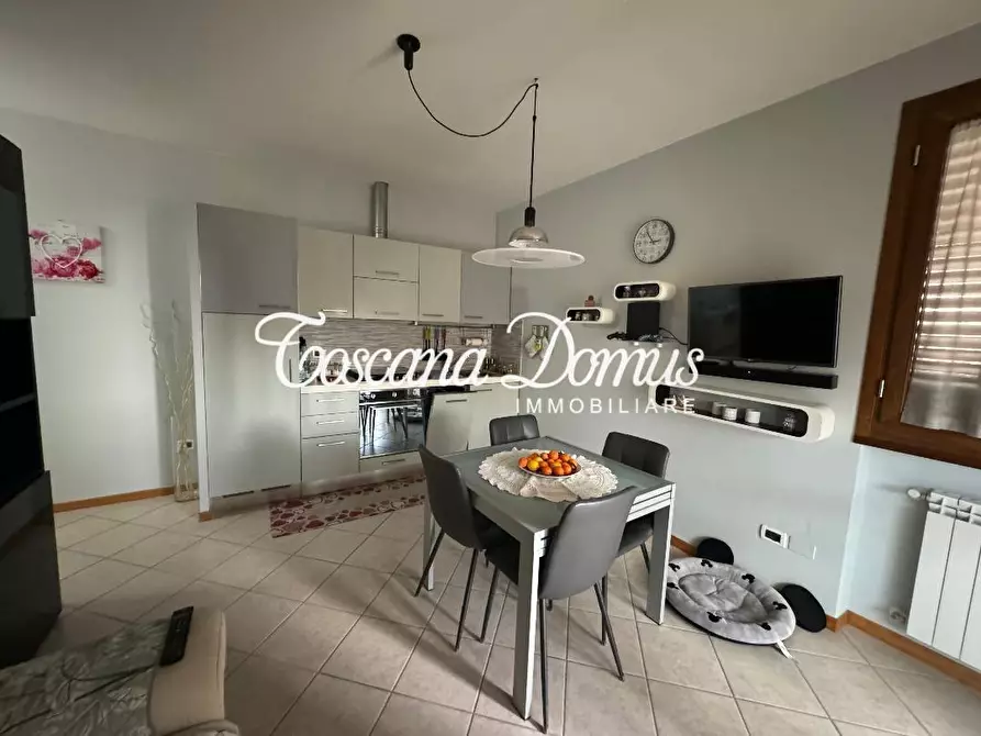 Immagine 4 di Appartamento in vendita  a Siena