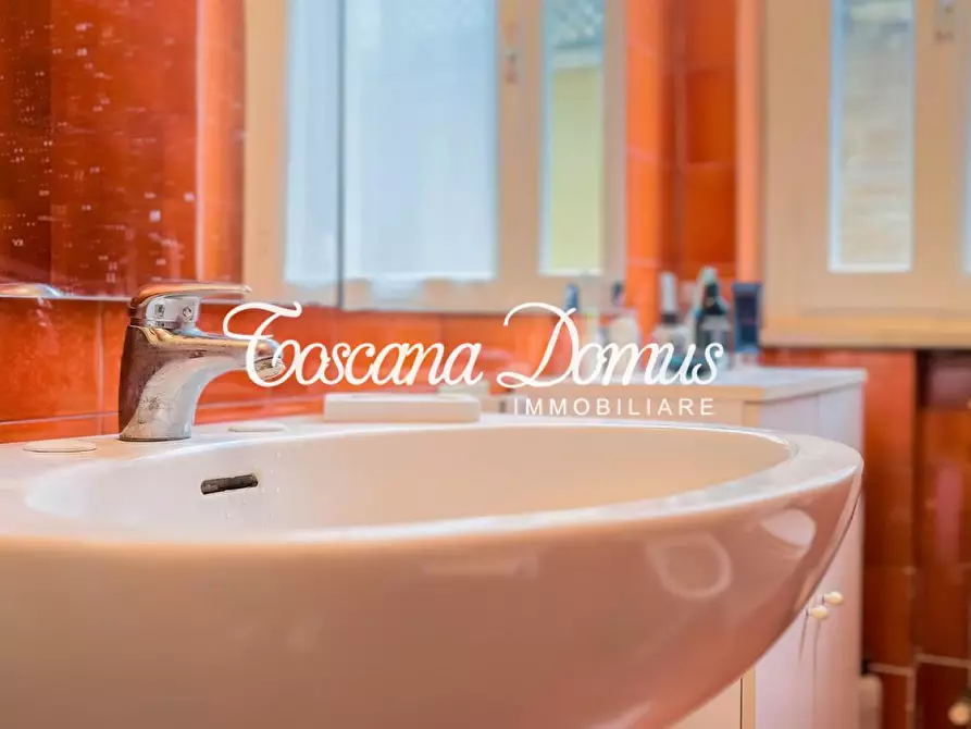 Immagine 25 di Appartamento in vendita  a Siena