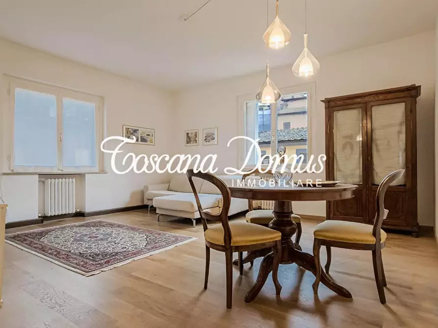 Immagine 2 di Appartamento in vendita  a Siena