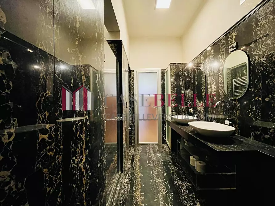 Immagine 25 di Appartamento in vendita  a Pietrasanta